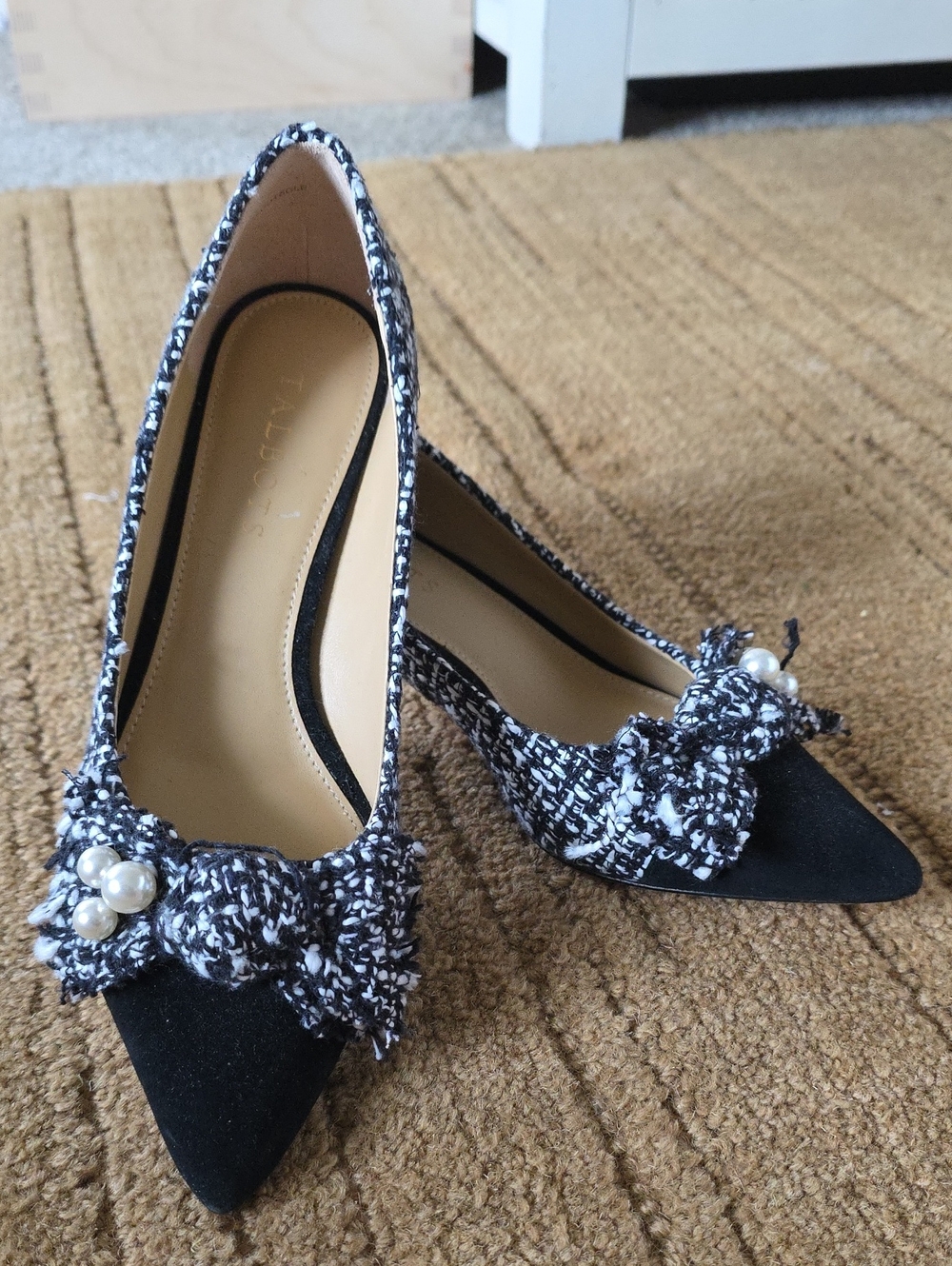 Talbots Sylvie Kitten-Heel Pumps - Boucle Leather Outsole Size 7